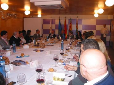 Éxito con la ponencia de Manuel Desantes